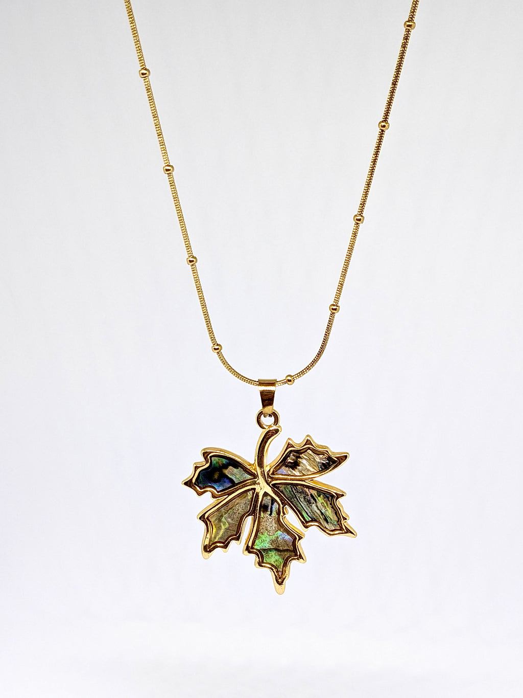 Maple leaf pendant