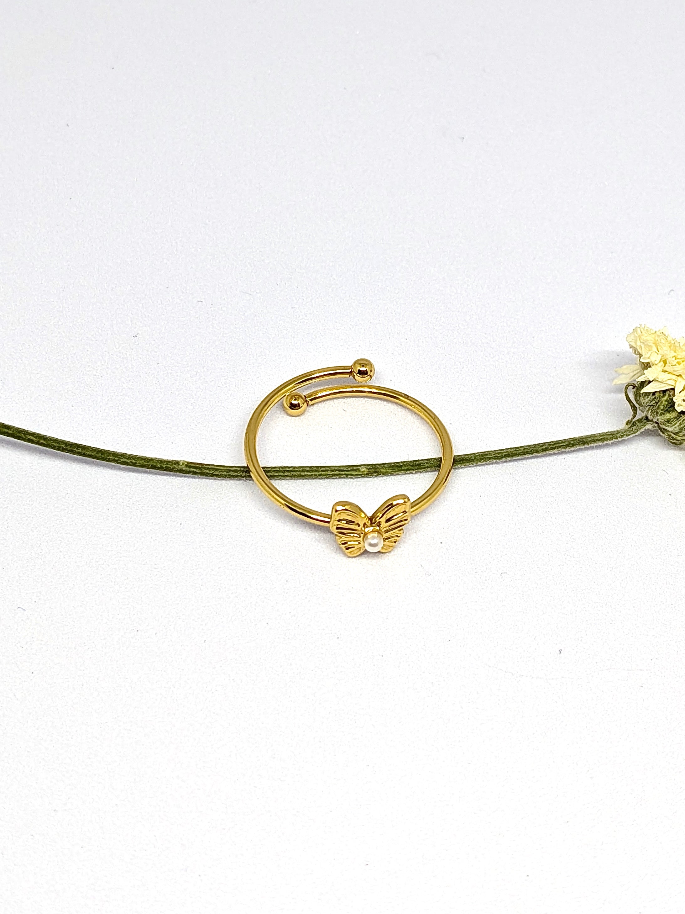 Blooming butterfly ring