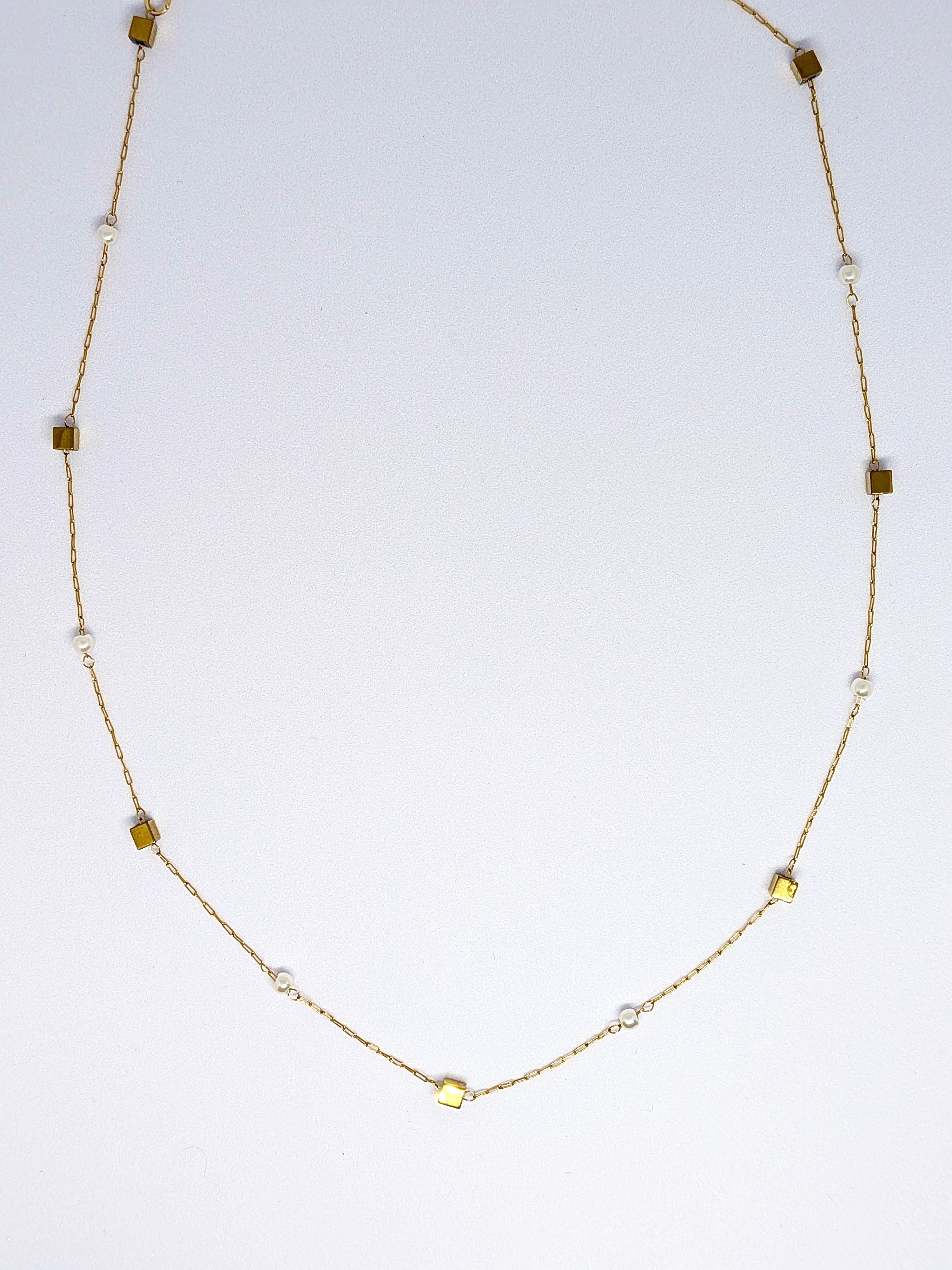 Cubes & pearls necklace