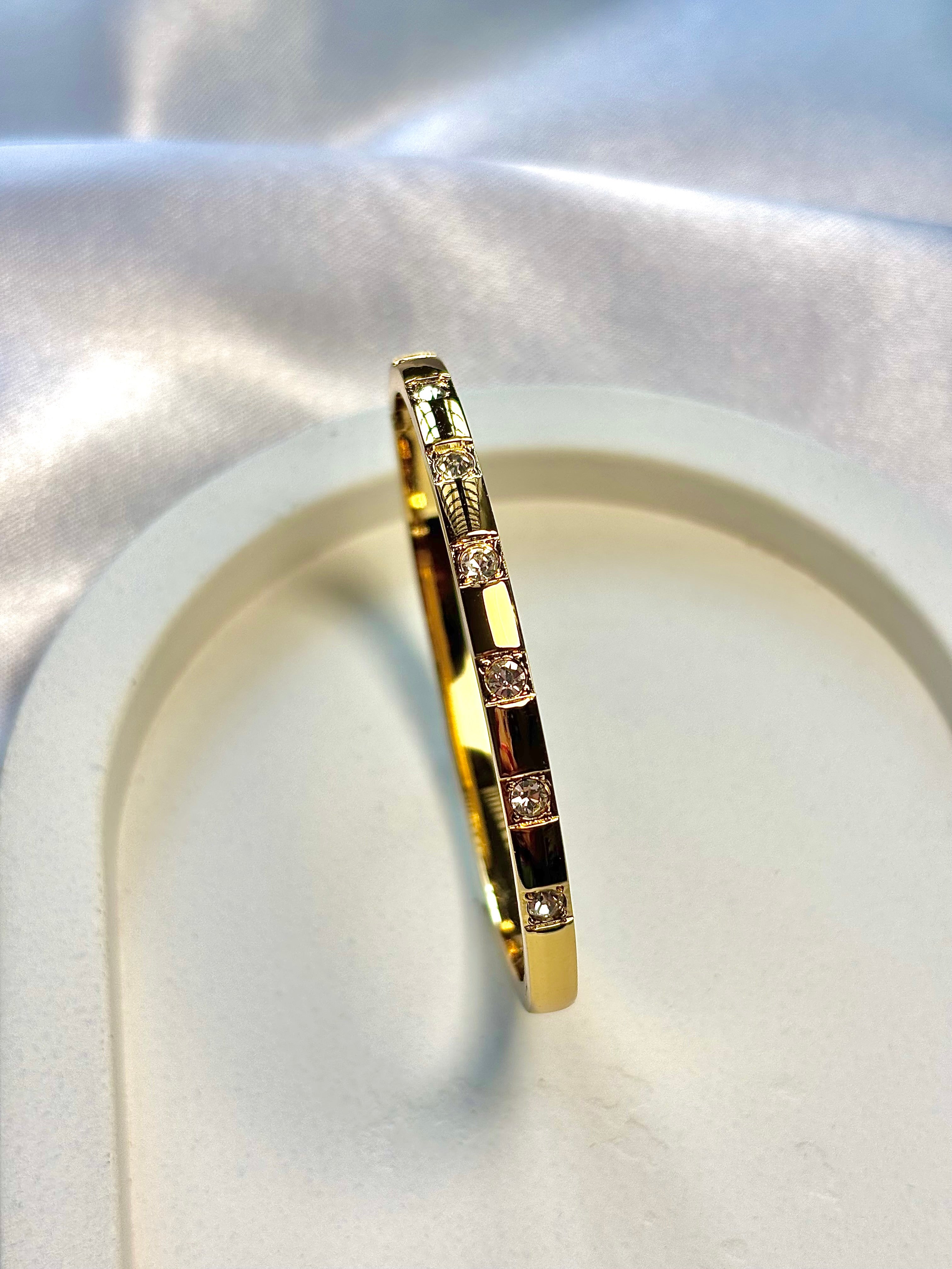 Studded steps kada