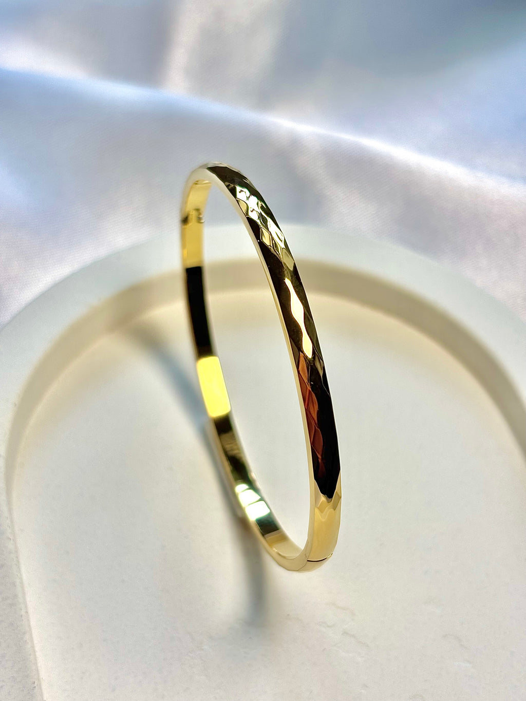 Textured triangles kada