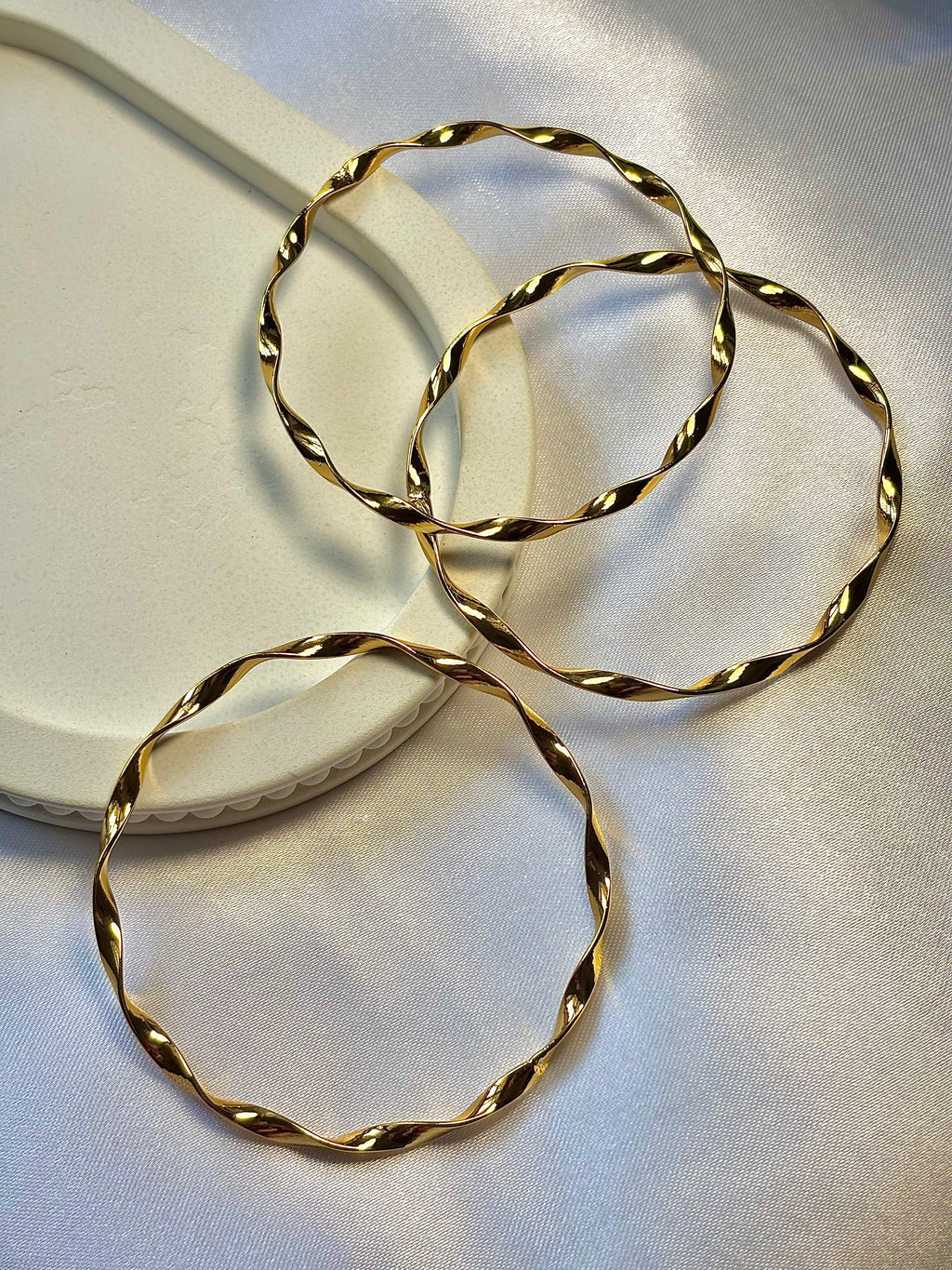 Twists and turns bangles set of 3