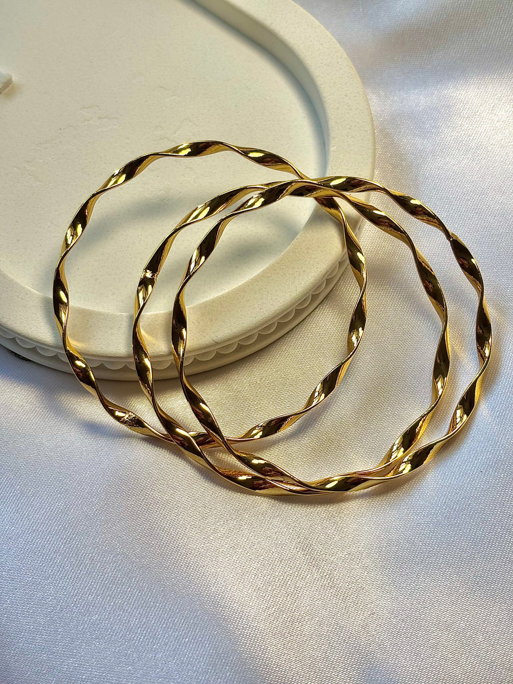 Twists and turns bangles set of 3