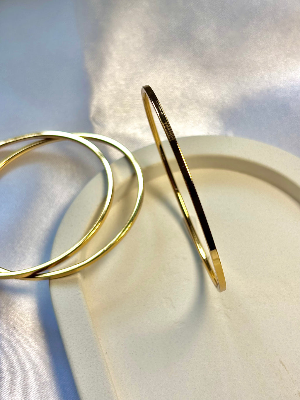 Solid allure bangles set of 3