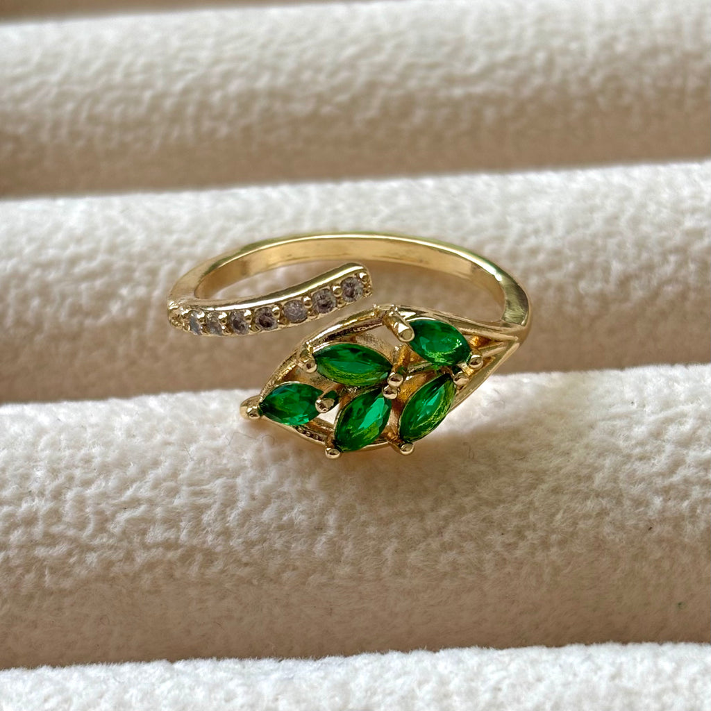 Studded leafy ring