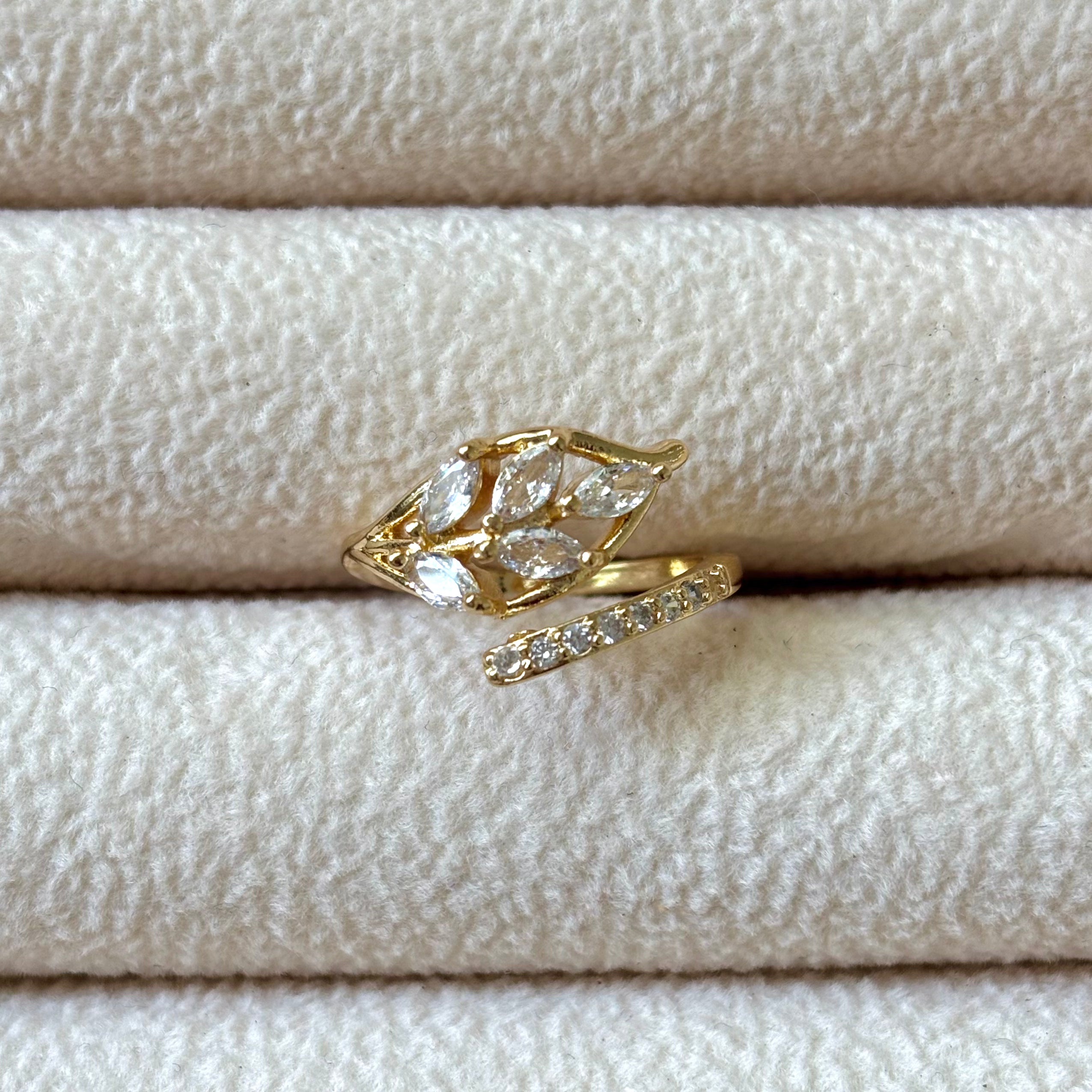 Studded leafy ring