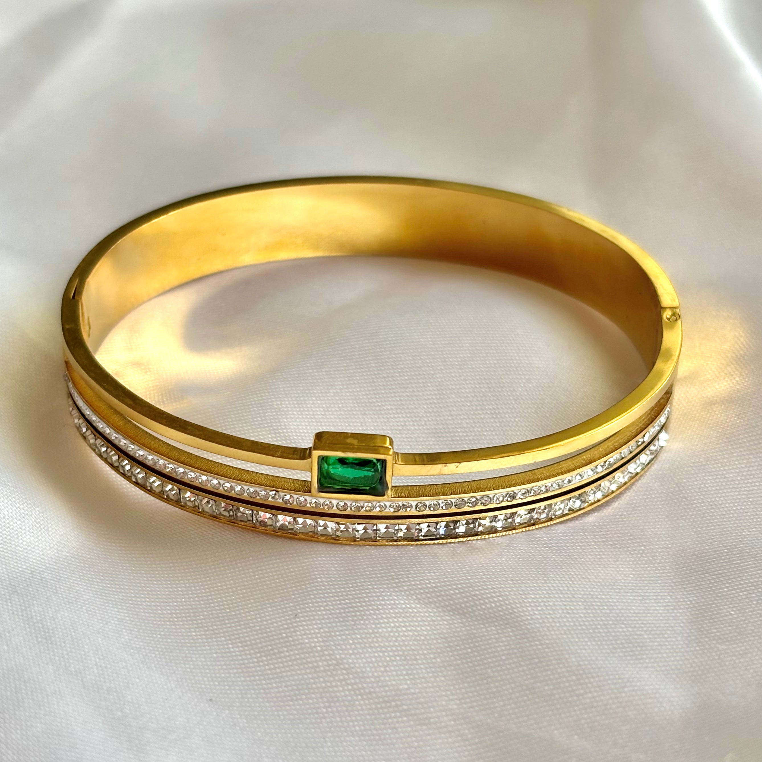 Double layer emerald bracelet