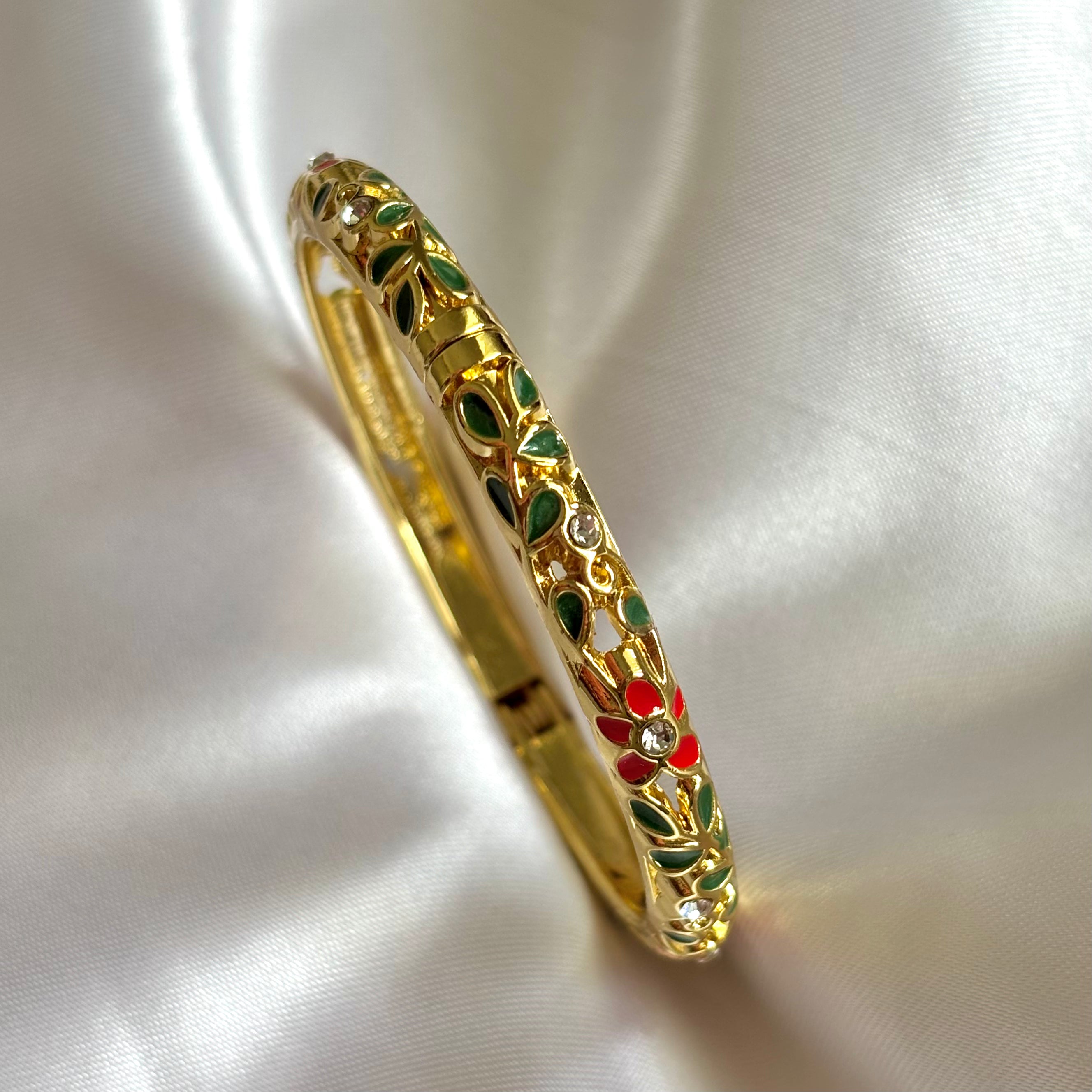 Red and green bridal vibes enamel kada