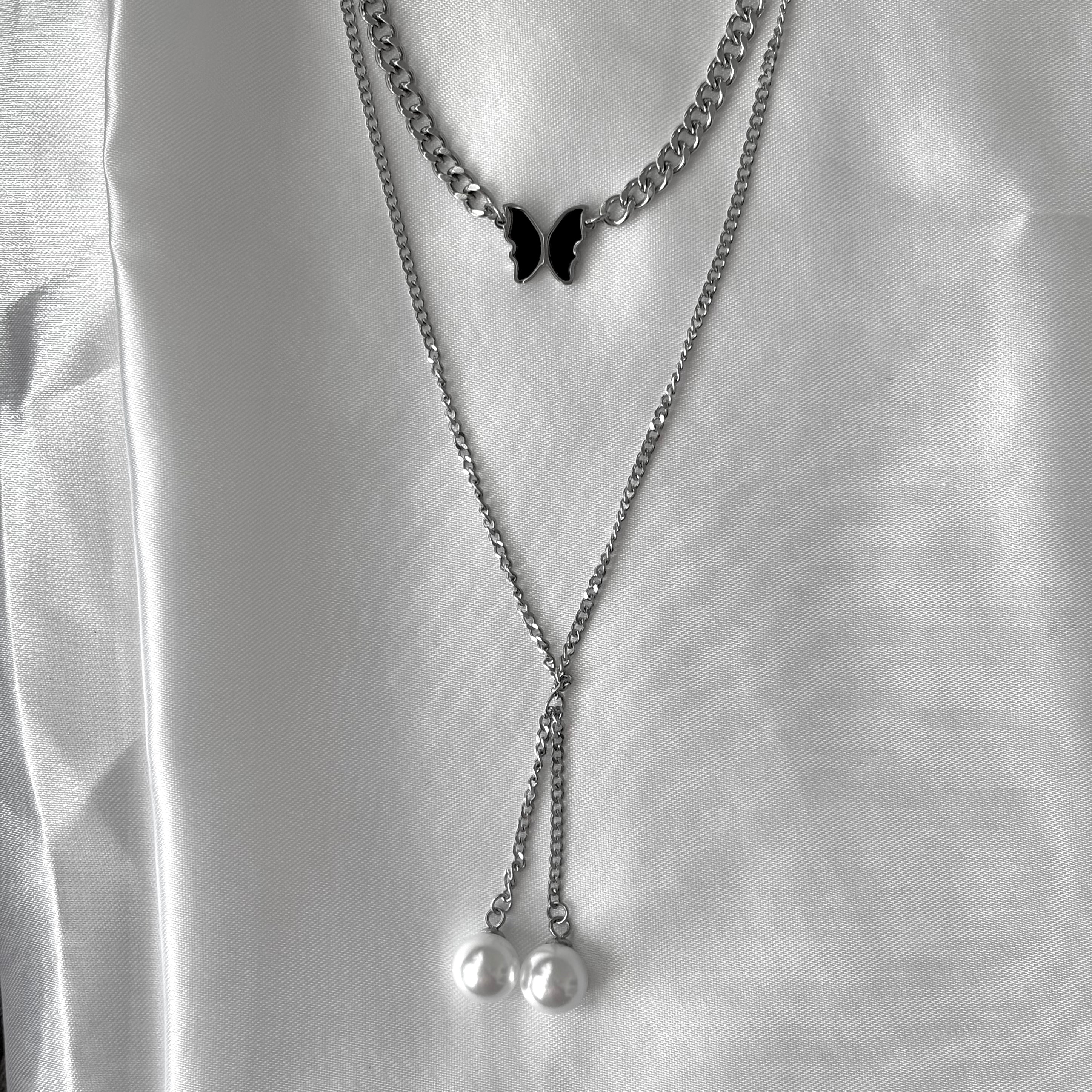 Double layer butterfly and pearl neckpiece